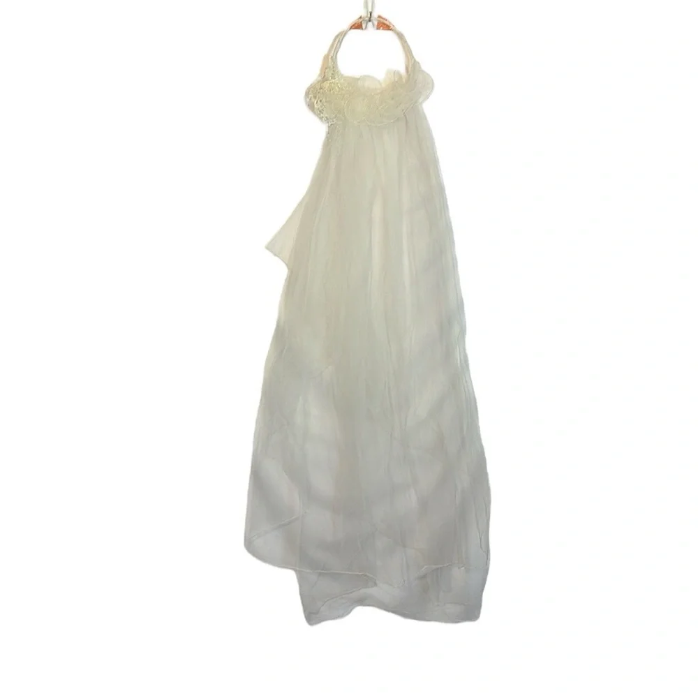 Vintage 1950s White Wedding Vail Beaded Floral